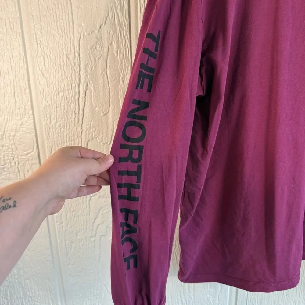 The North Face Men's Long Sleeve Tee - Burgundy